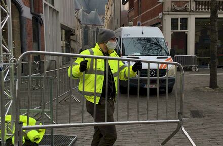 MaisonRouge helpt Gent veilig shoppen met de inzet van safety hosts.  - Foto 1