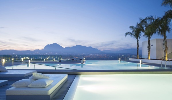 Meetings in a Dream Location Meetings in a Dream Location