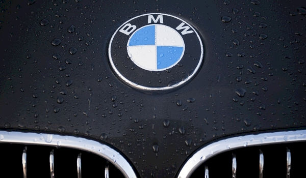 Top Executive BMW Faints on Stage Top Executive BMW Faints on Stage